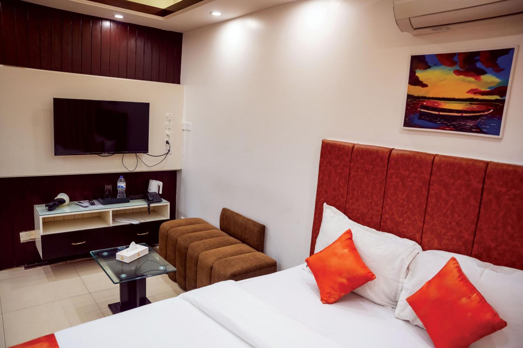 The Al Aqsa Hotel Chittagong Exterior photo