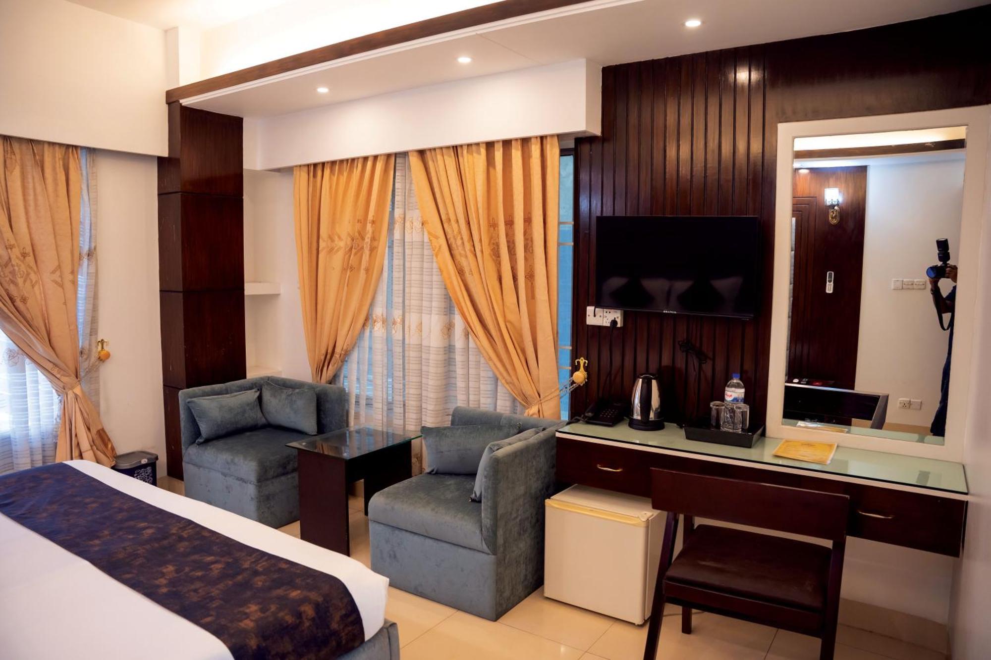 The Al Aqsa Hotel Chittagong Exterior photo